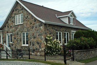 Quebec House